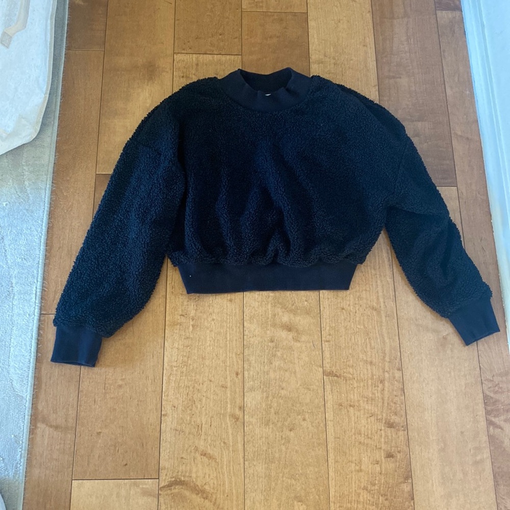 Fabletics brand. Black crop sweater